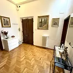 Apartment Lungarno Florenz